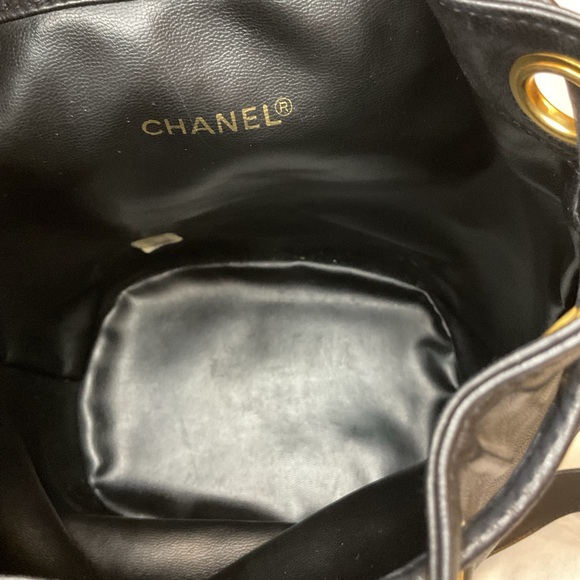 Vintage CHANEL Lambskin Bucket Bag W/Coin Purse - Picture 10 of 16